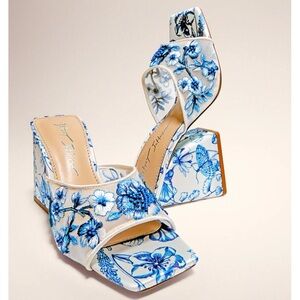 NEW Betsey Johnson Roo Blue Floral Heels